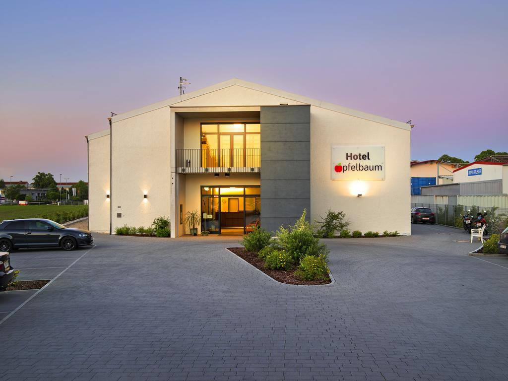 Hotel Apfelbaum Erding Bagian luar foto