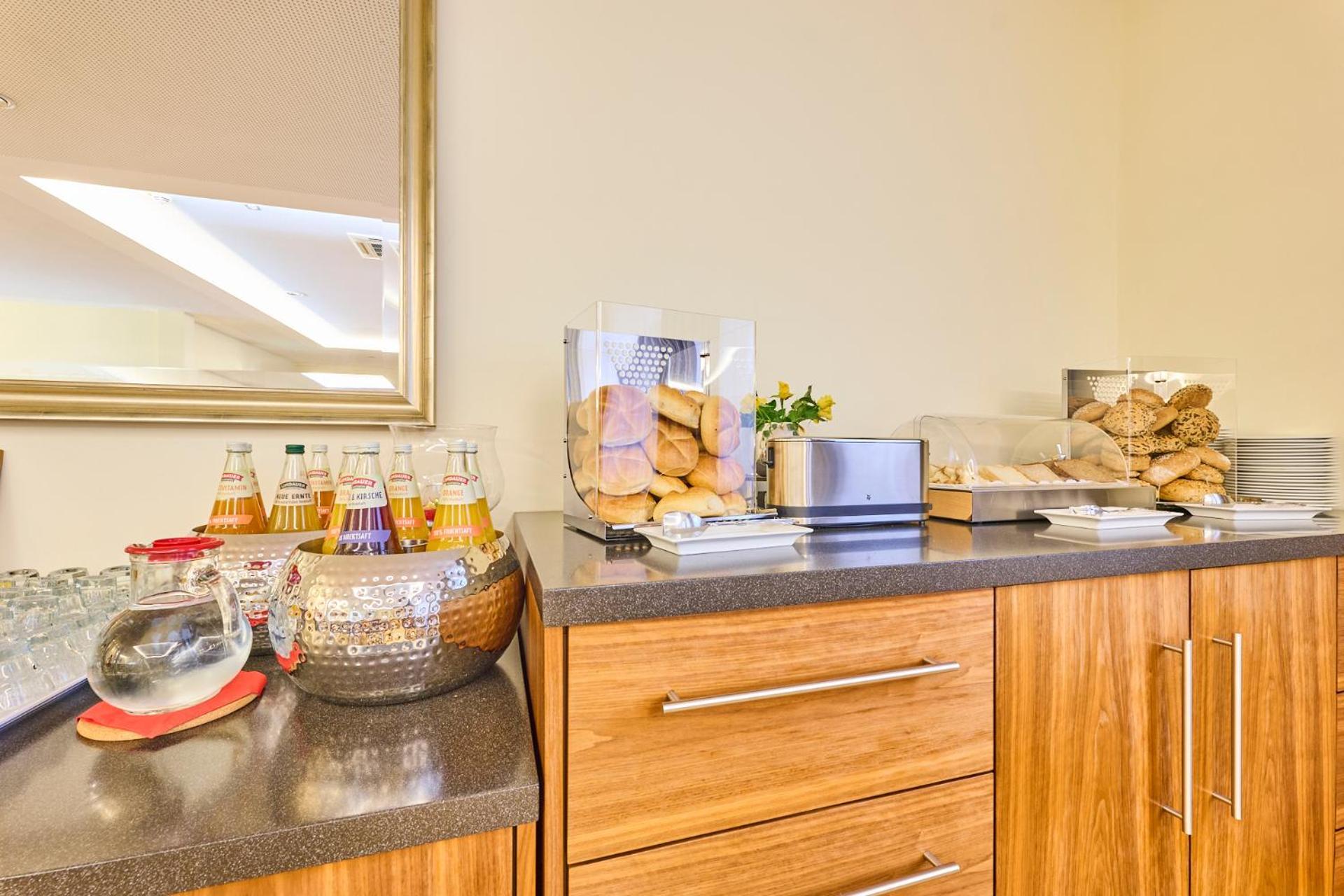 Hotel Apfelbaum Erding Bagian luar foto