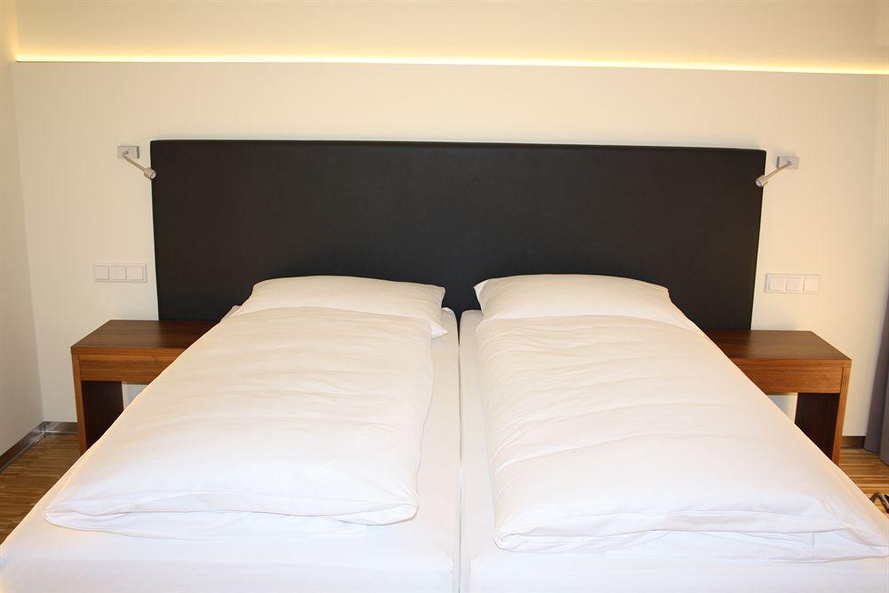 Hotel Apfelbaum Erding Bagian luar foto