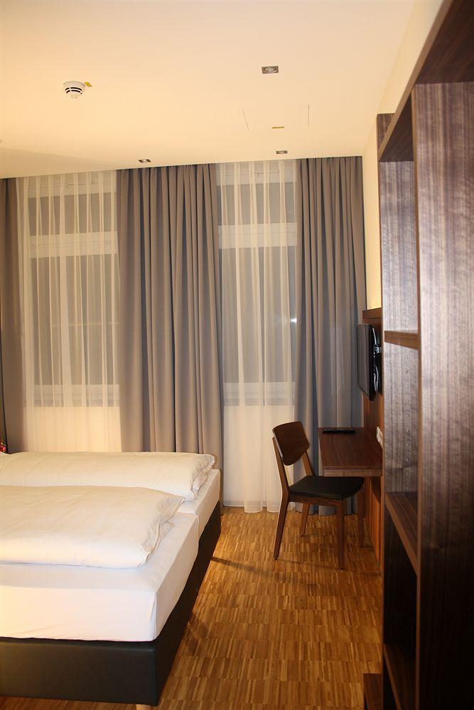 Hotel Apfelbaum Erding Bagian luar foto