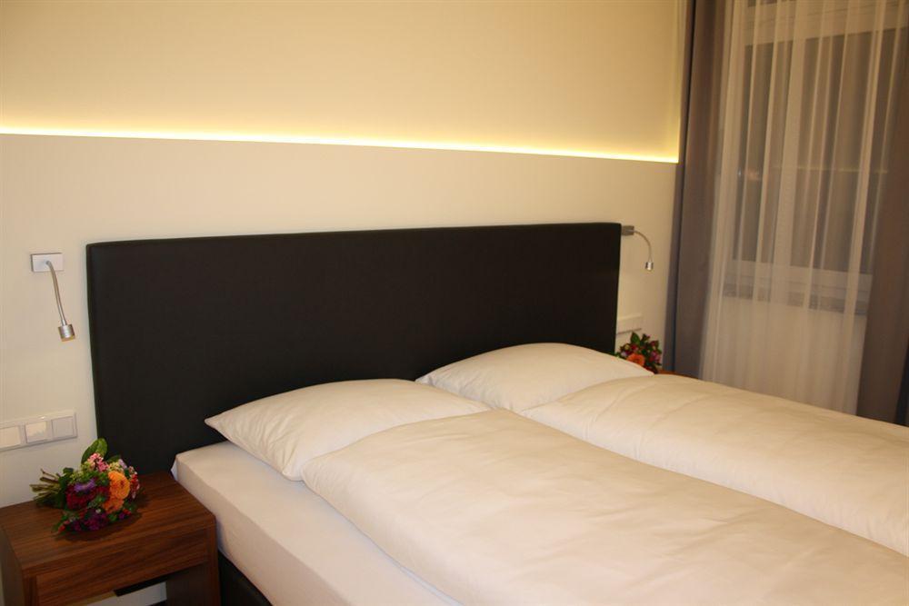 Hotel Apfelbaum Erding Bagian luar foto