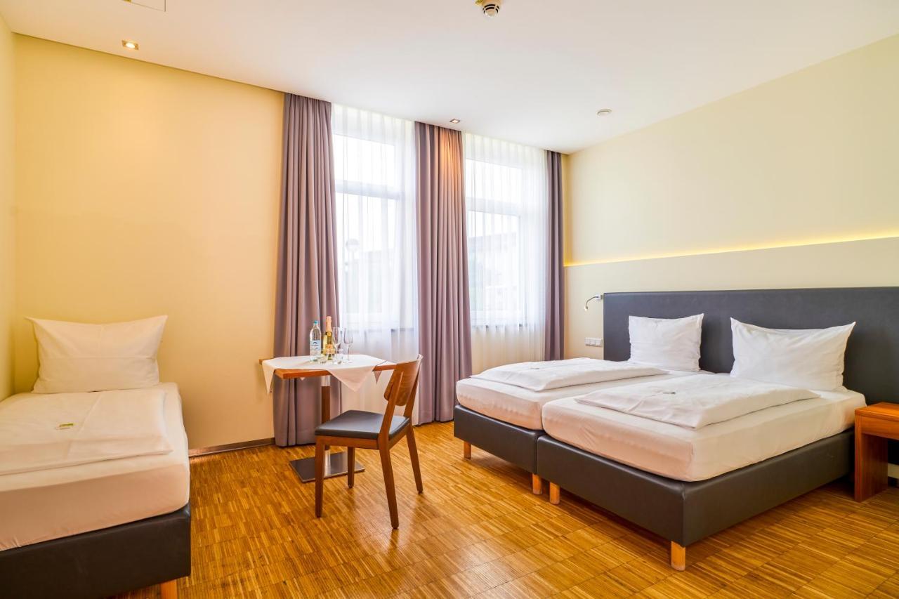 Hotel Apfelbaum Erding Bagian luar foto