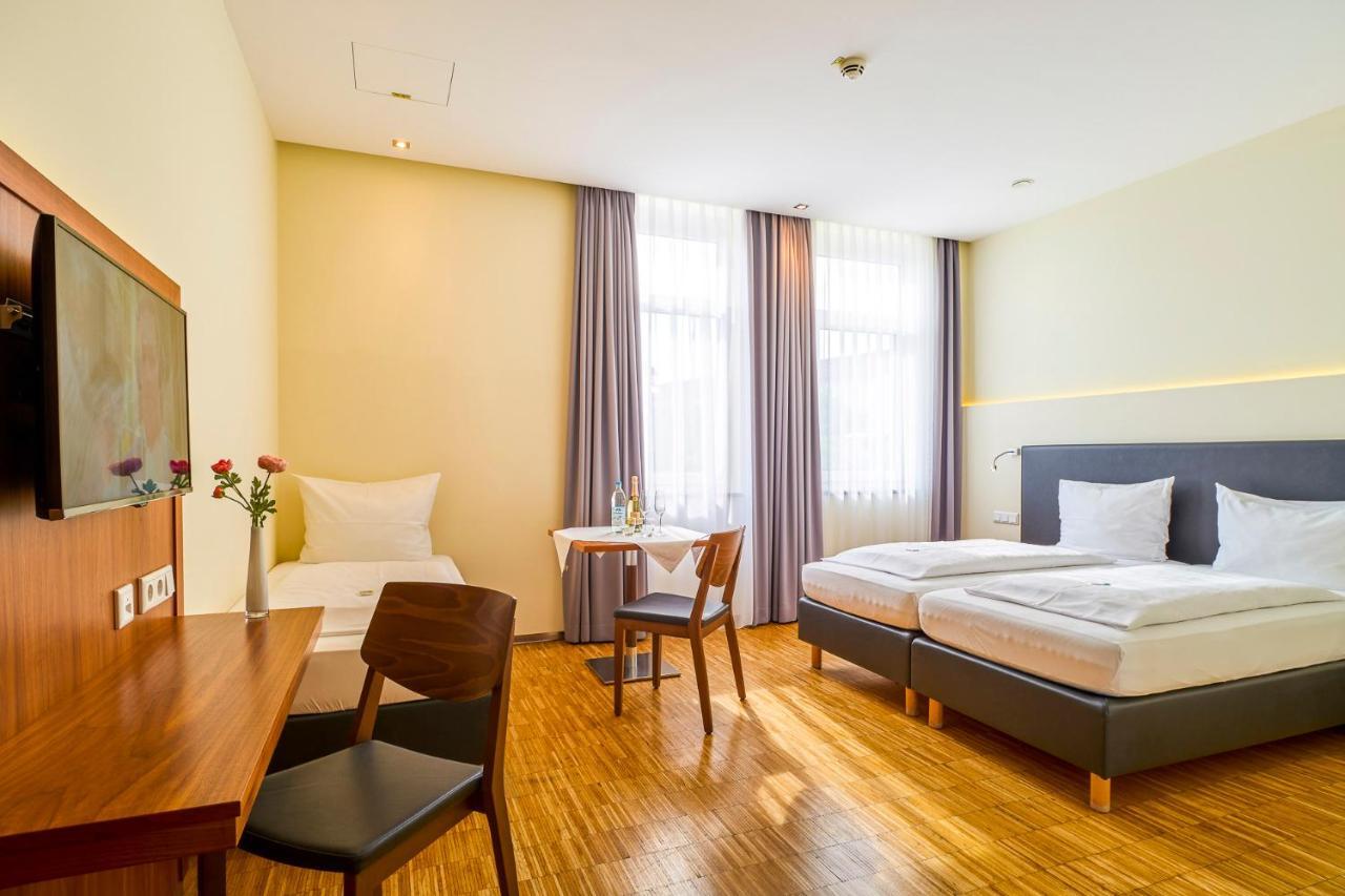 Hotel Apfelbaum Erding Bagian luar foto