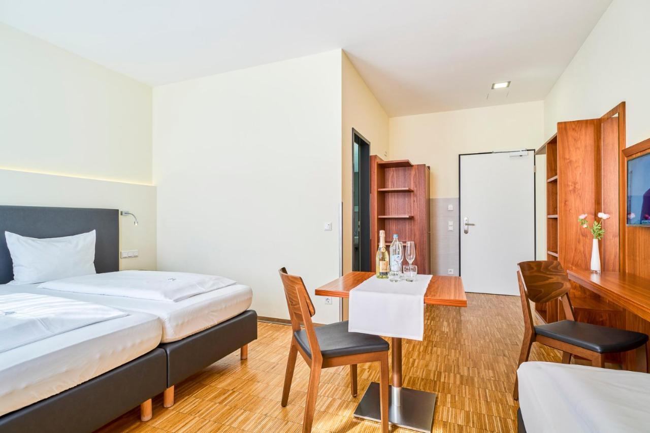 Hotel Apfelbaum Erding Bagian luar foto