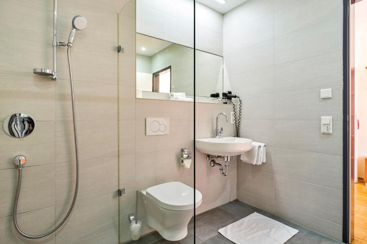 Hotel Apfelbaum Erding Bagian luar foto
